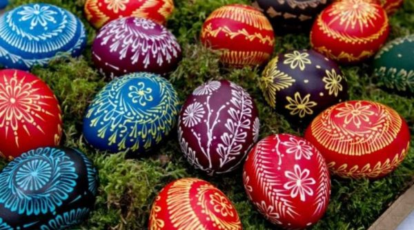 HAPPY EASTER!  LINKSMŲ ŠV. VELYKŲ!